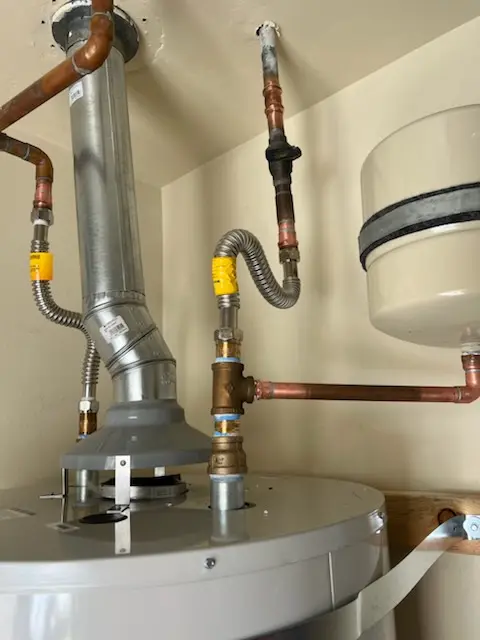 Water heater installation and plumbing repair in Rancho La Paz